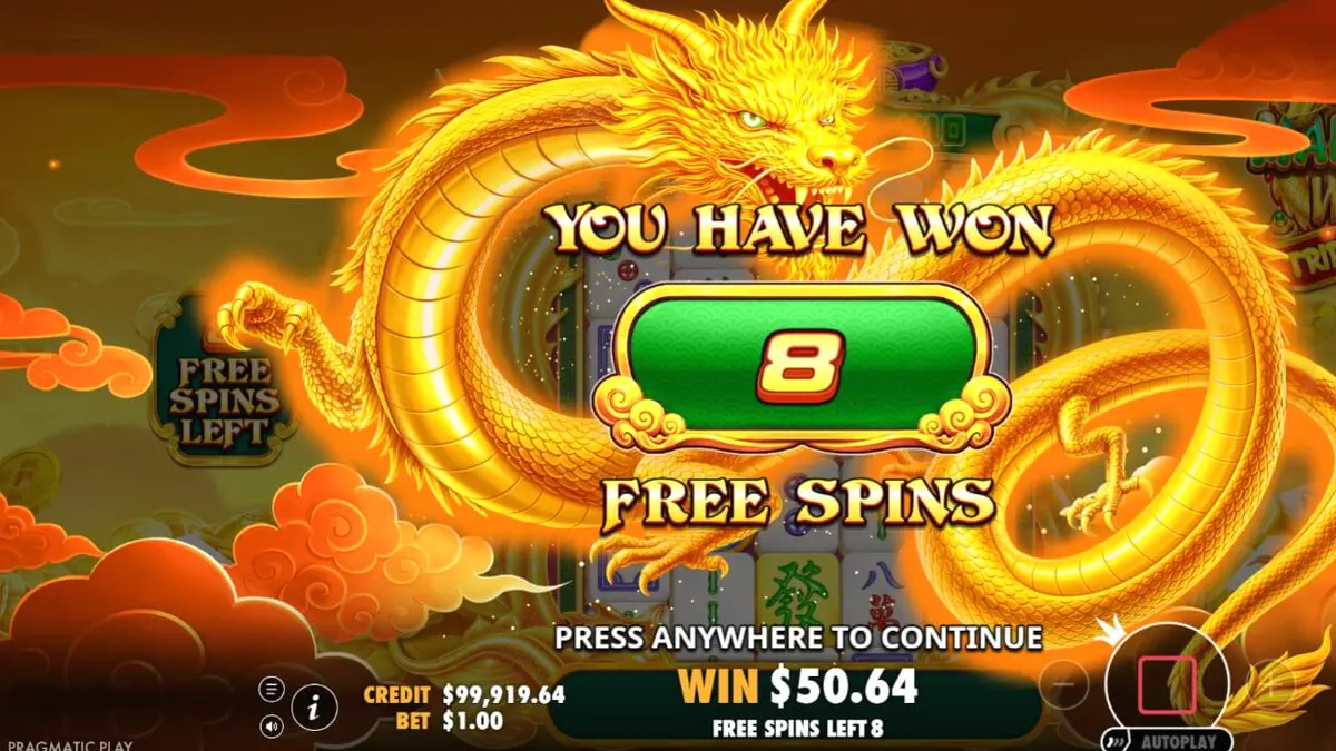 Tampilan visual slot Mahjong Wins Triple Pot dengan simbol ubin Mahjong dan naga emas